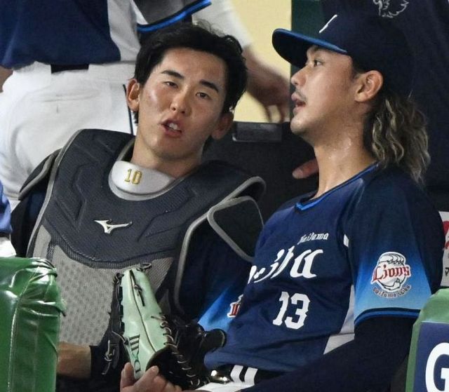 魚雷バット」NPB実戦初使用は西武・源田壮亮「練習で感触が