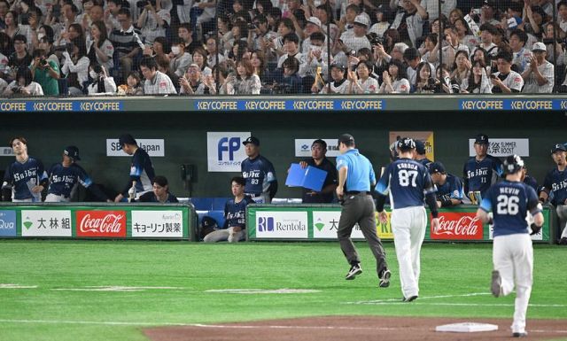 西口文也選手 実使用スパイク 西口文也新監督率いる西武が異例の「短期休養」で最下位からの巻き返し