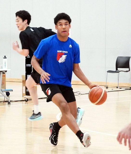 ライバルに惜敗の福岡大大濠、大型ルーキーの白谷柱誠ジャックに出た