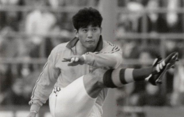 「いーち！にー！さーん！…」ラグビー〝伝説のキッカー〟同郷の元プロ野球選手との2ショットに反響「懐かしい！」「伝説のプレースキック」