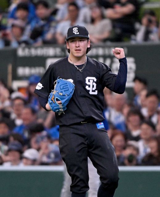 侍ジャパン 2番手隅田知一郎が執念の三者連続三振 伝家の宝刀チェンジ