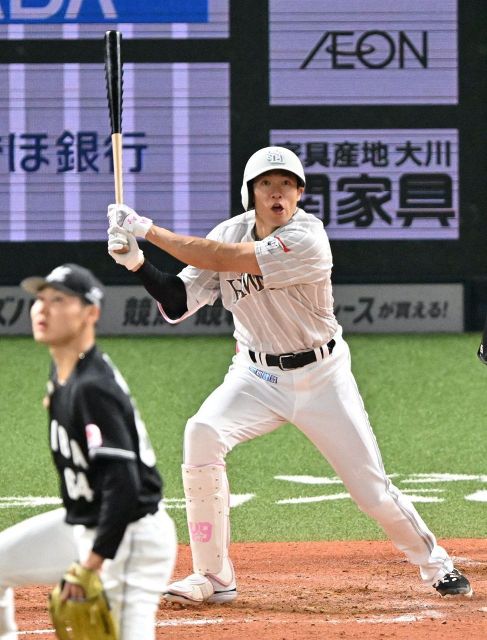 動画】「バット投げ綺麗すぎる」ソフトバンク嶺井博希、代打で移籍後初