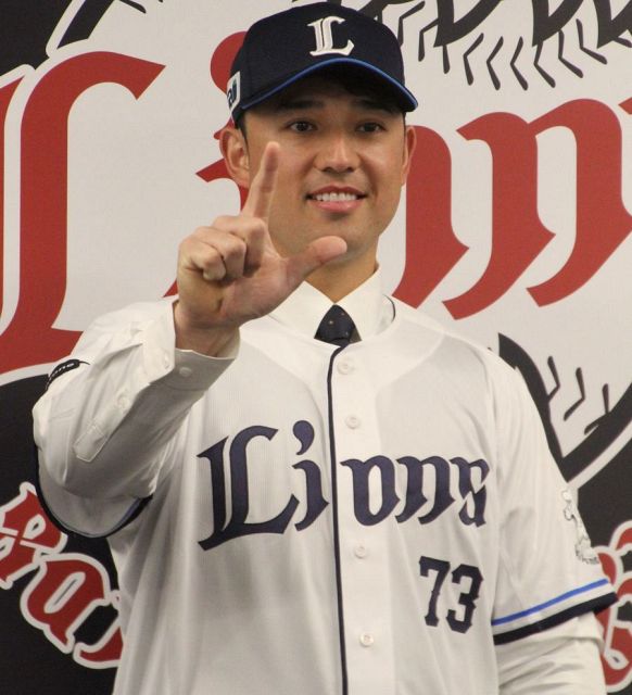 動画】「おかわりくん様神ー！」西武・中村剛也が11号逆転2ラン ファン