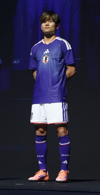 日本代表・毎熊晟矢のメンバー紹介写真が話題に ファン「公式ですやん