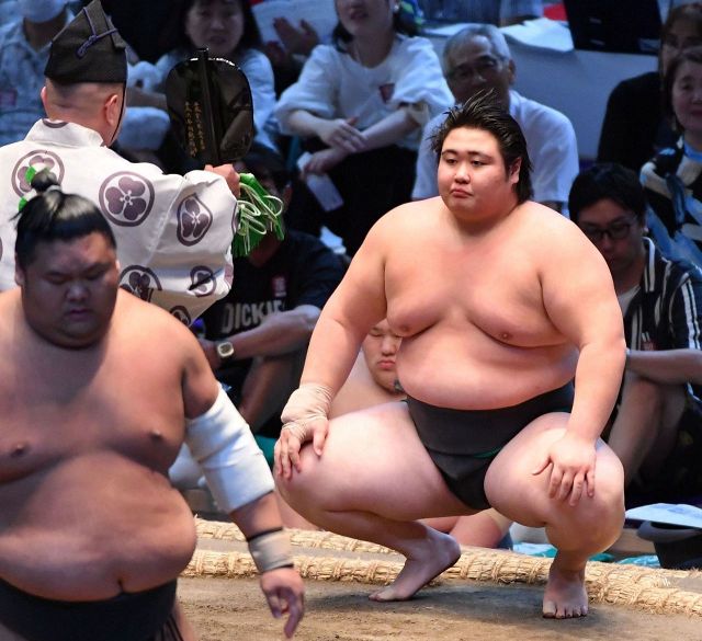 前代未聞のちょんまげ大関が選んだのは「唯一無二」大の里が大関昇進