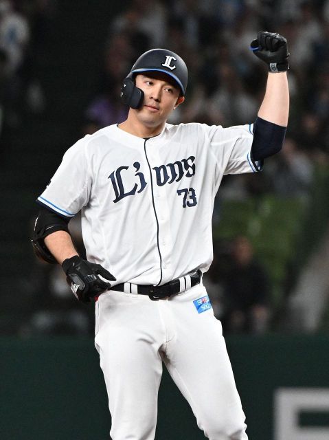 西武・渡部健人が3号2ラン 通算462発の中村剛也が戻っても4番起用の