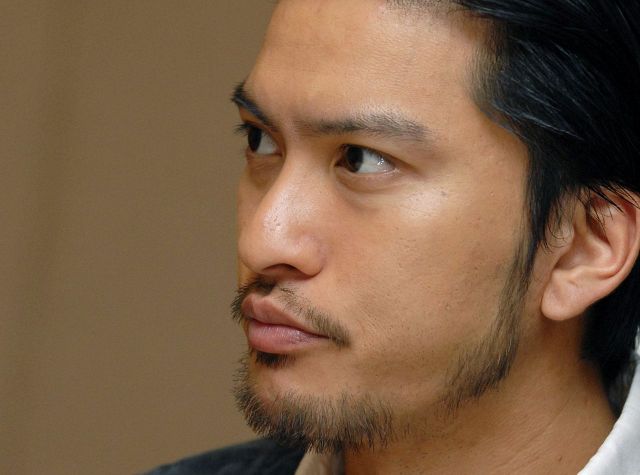 参議院控えてますので…」長瀬智也〝仰天風貌〟に反響続々「まさに男の