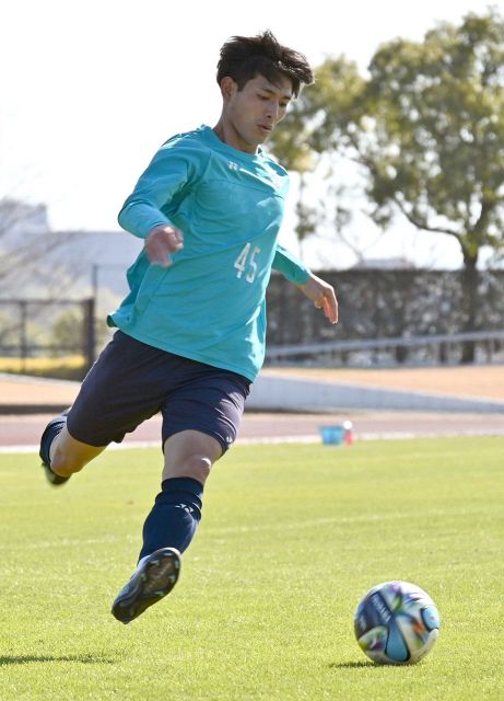 来年30周年のアビスパ福岡が新ユニホーム発表 博多織風の模様に忍ばせ