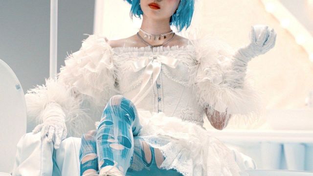 かっけー!素敵すぎる」平手友梨奈〝イメチェン〟青髪からの激変