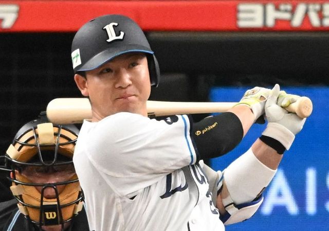 西武・渡部健人が3号2ラン 通算462発の中村剛也が戻っても4番起用の