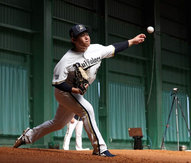 しょんぼりしてる笑」オリックス宮城大弥が〝倍増〟更改も〝推しの熱愛