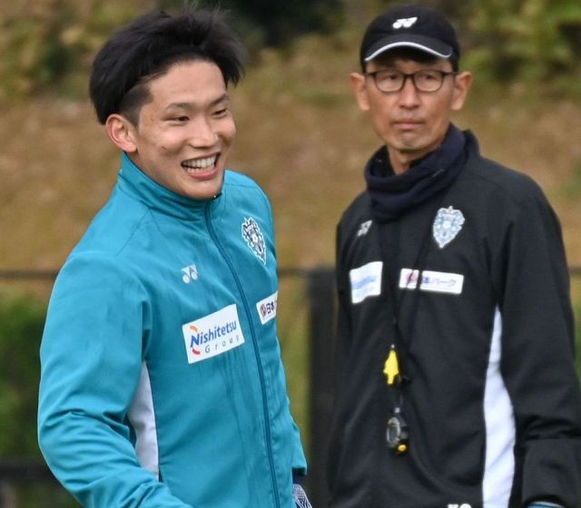 来年30周年のアビスパ福岡が新ユニホーム発表 博多織風の模様に忍ばせ