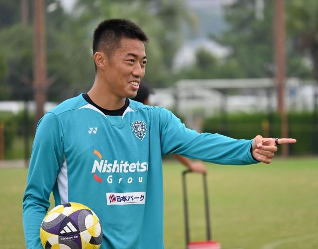 アビスパ福岡　ユニフォーム　3XO 奈良竜樹 奈良 竜樹(アビスパ福岡 背番号3) - Jリーグ 選手名鑑