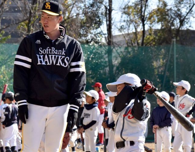 「みんなにできなくて僕にできることを考えた」　走攻守そろった身長187センチのソフトバンク育成外野手が一芸特化型へ