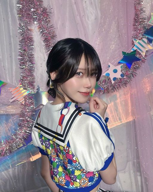 初代「なっちゃん」45歳女優〝二の腕全開〟でニヤリ…最新ショットに