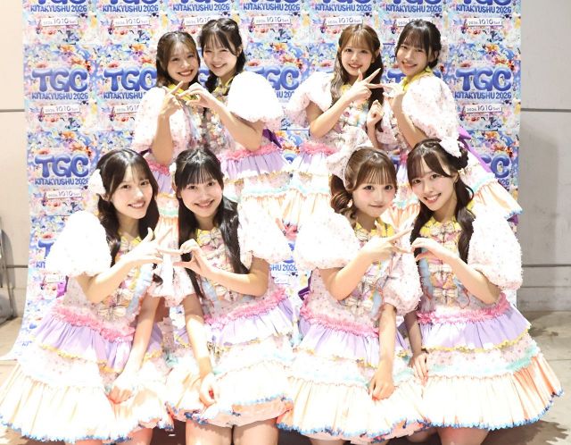 キス我慢選手権〟から20年…43歳女優、誕生日〝ビキニ〟ショットに反響