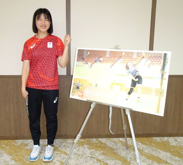 この2人付き合ってるのかな?」J1鹿島の荒木遼太郎が鈴木優磨との腕組み