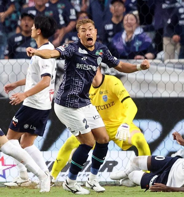 新潟の昇格に待った！アビスパ古賀誠史が鮮やか劇的ミドル、先制