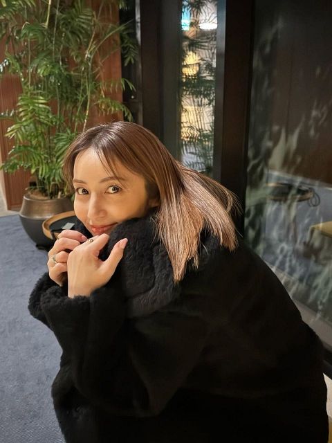 たまらん」矢田亜希子〝46歳の透けワンピ〟に反響「肩出しピカピカ