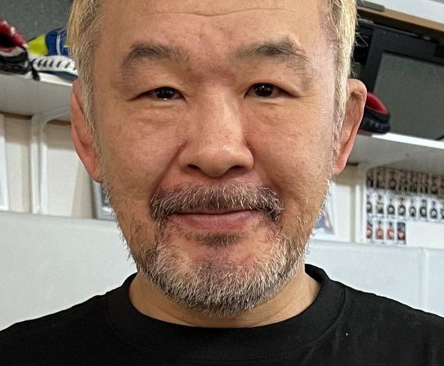 【限定レア】優勝決めたPK！山岸祐也！ファンコミュニティ限定パーカー 魔物いなくてよかったな！！」SNSをざわつかせたストライカーが