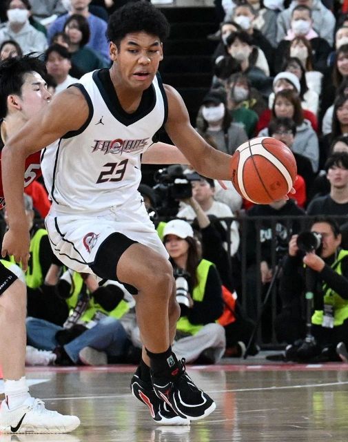 ずーっっと応援ありがとうございました」富樫勇樹が井上雄彦さんとの