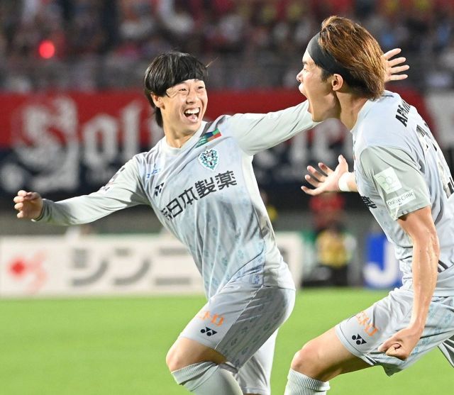 シャワー派増殖中に手応え Jリーグ30周年のMVPに選ばれた遠藤保仁が