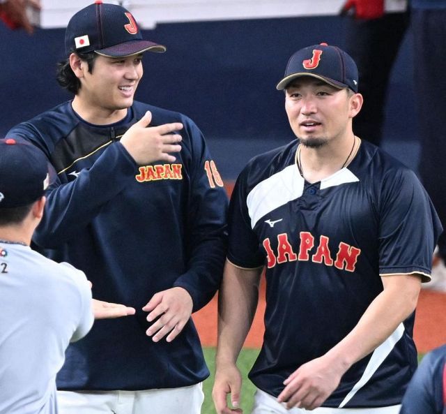 逆襲の藤浪！」DeNAユニフォーム姿お披露目、藤浪晋太郎に驚きの声続々