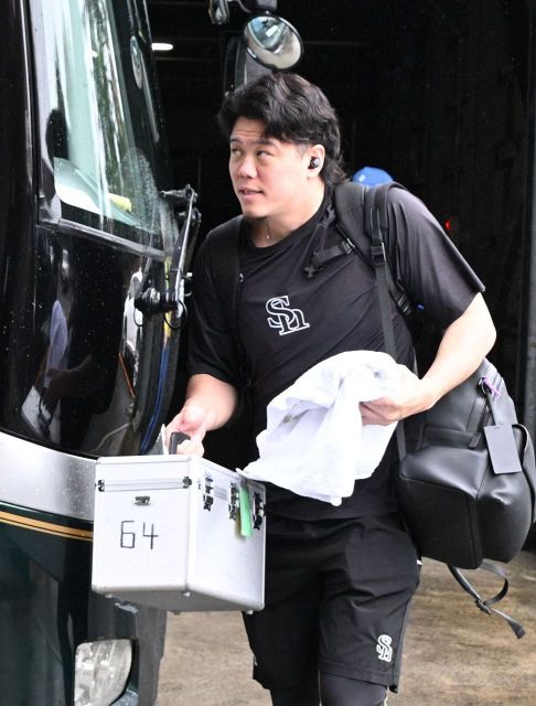 翼を授けていただき頑張ります」ソフトバンク城所龍磨コーチに強力援軍