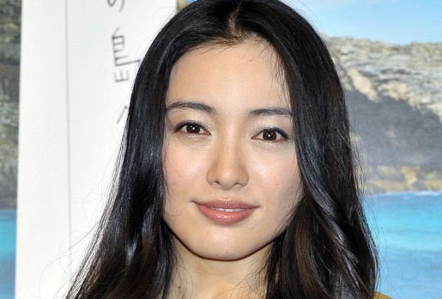 ぬあ!?」「国仲涼子?」〝激変〟46歳女優がお忍びスポーツ観戦「エ