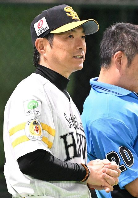 ソフトバンク周東佑京にアクシデント 守備で正木智也と衝突 自力
