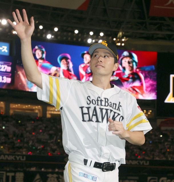 台湾WL途中離脱の阪神の中川勇斗ユニを手に…ソフトバンク風間球
