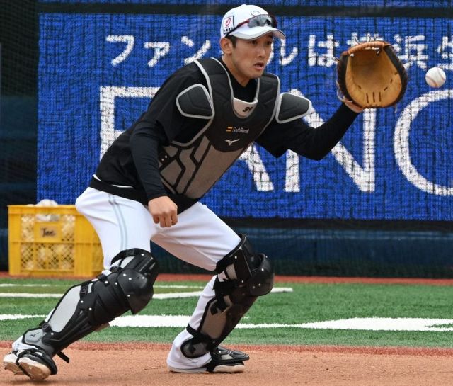 昨年右ほお骨折 ソフトバンク谷川原健太が新マスク着用「今年1年は