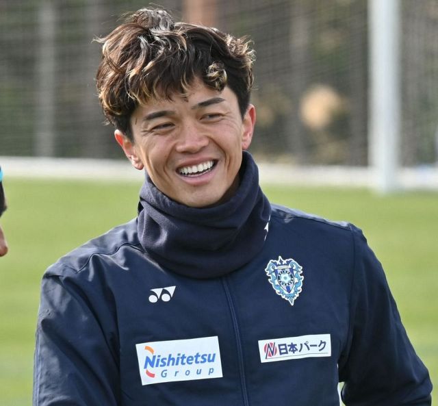新潟の昇格に待った！アビスパ古賀誠史が鮮やか劇的ミドル、先制弾