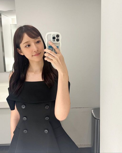 超ミニスカ披露の元「ズムサタ」お天気キャスター「久々に履いて