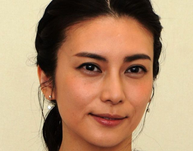ビジュ爆発!」柴咲コウ〝プライベート1泊旅行〟自然体の笑顔に反響