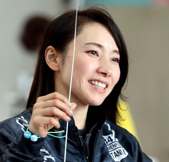 レアな2ショット」21歳新鋭女子ボートレーサーが39歳スーパー