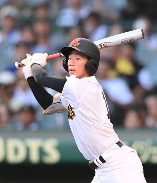 阪神タイガース　横田慎太郎選手　バット 🌈横田慎太郎ギャラリー🌈】 19年5月に撮影。「今日はバット構え