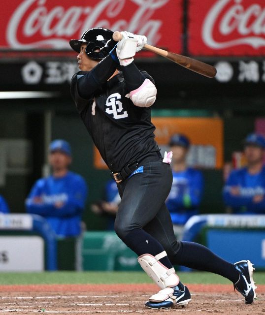打撃不振で2軍再調整のソフトバンク山川穂高が決断 16年間使用のバット