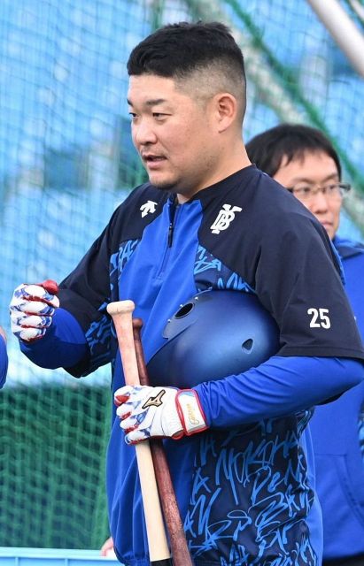 楽天・浅村栄斗が豪快スイング披露もファンは足元に注目「ト、ト