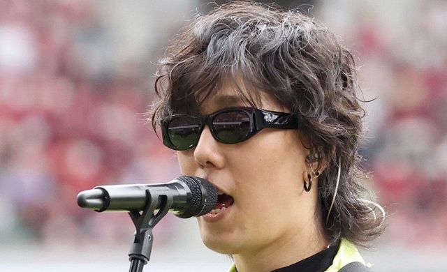 束で欲しい」56歳〝元祖バラドル〟の水着姿レトロアイテムが話題「素敵