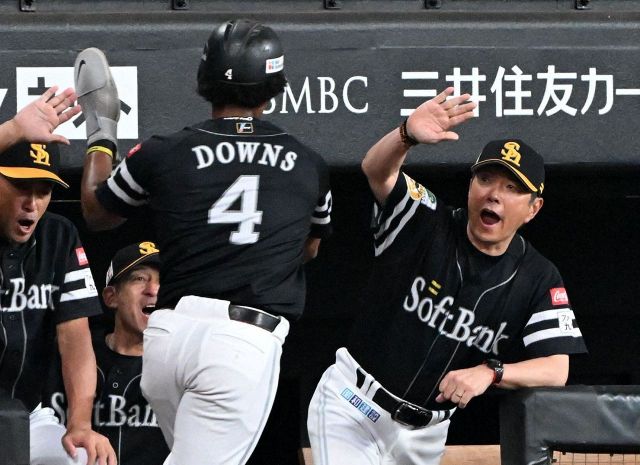 【最終値下げ】今宮健太選手、川瀬晃選手チェキ おかしいなと察知して」川瀬晃の準備力が生んだ2球の〝猶予