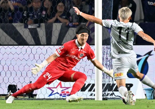 現役Jリーガーがアスリートの卵育成 岩崎悠人が福岡にスクール開校