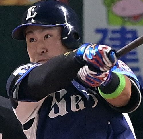 動画】「外崎のバット投げ好き」西武・外崎修汰が中堅フェン直の三塁打