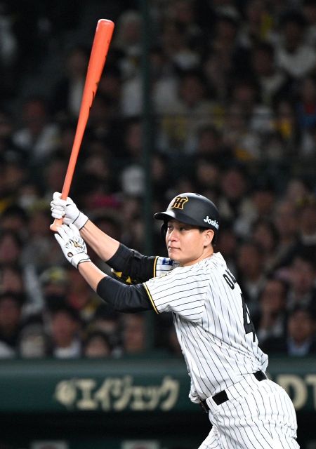 7連発で26発はエグいって」阪神・野口恭佑が連日〝ド派手〟さく越えに