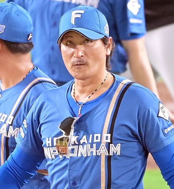 あれは…北の侍⁉︎」レジェンドが中1日で始球式登場「本当面白い
