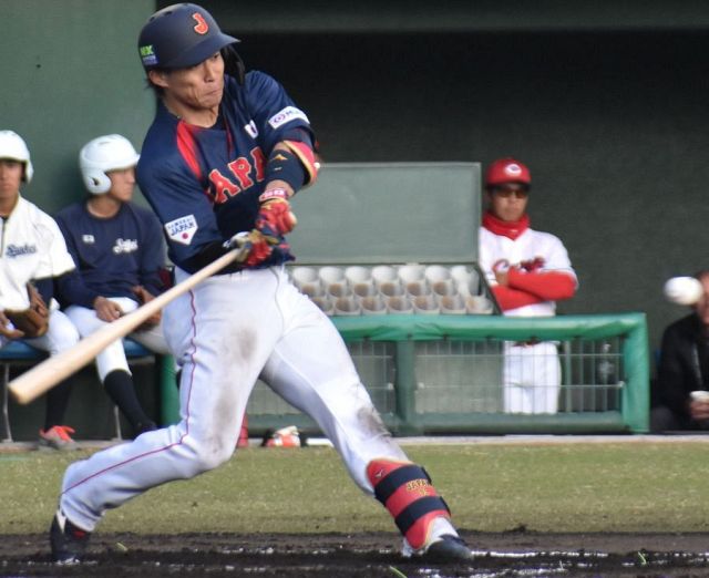 日本ハム水谷瞬が先頭打者弾で衝撃の〝侍デビュー〟師匠の〝熱男