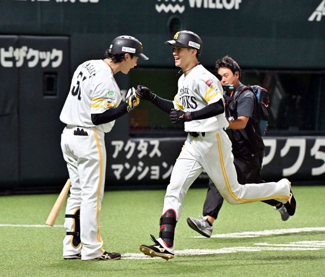 3桁から上り詰めた牧原大成が背番号8を初披露「育成の後輩たちに何か