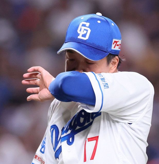 中日・岩嵜翔が大島洋平のバットへし折る 復活へ着々 立浪和義監督も