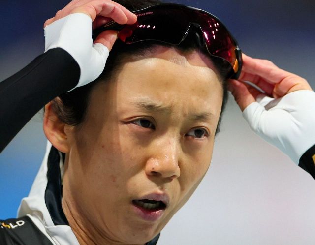 「兄貴おったんか！」引退表明の髙木美帆〝 3きょうだいショット〟に騒然「みんな顔そっくり！」「撮影場所は家？」大反響