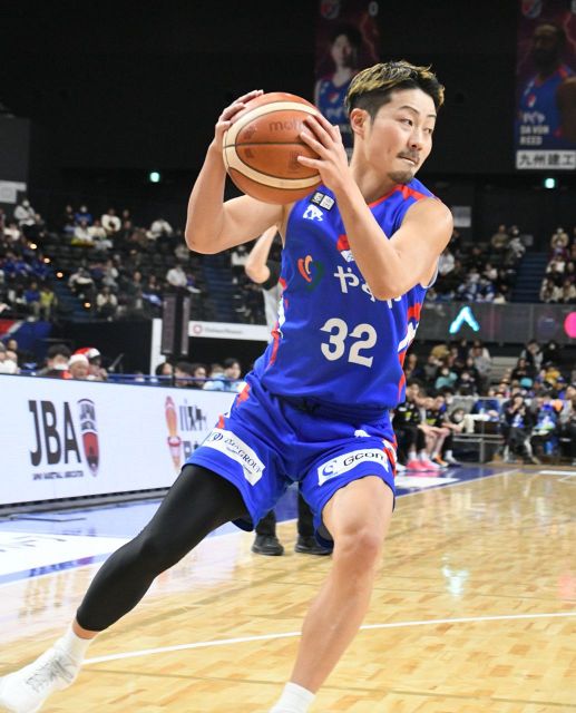 ライジングゼファー福岡 選手Tシャツ #8ジョシュア・スミス XLサイズ